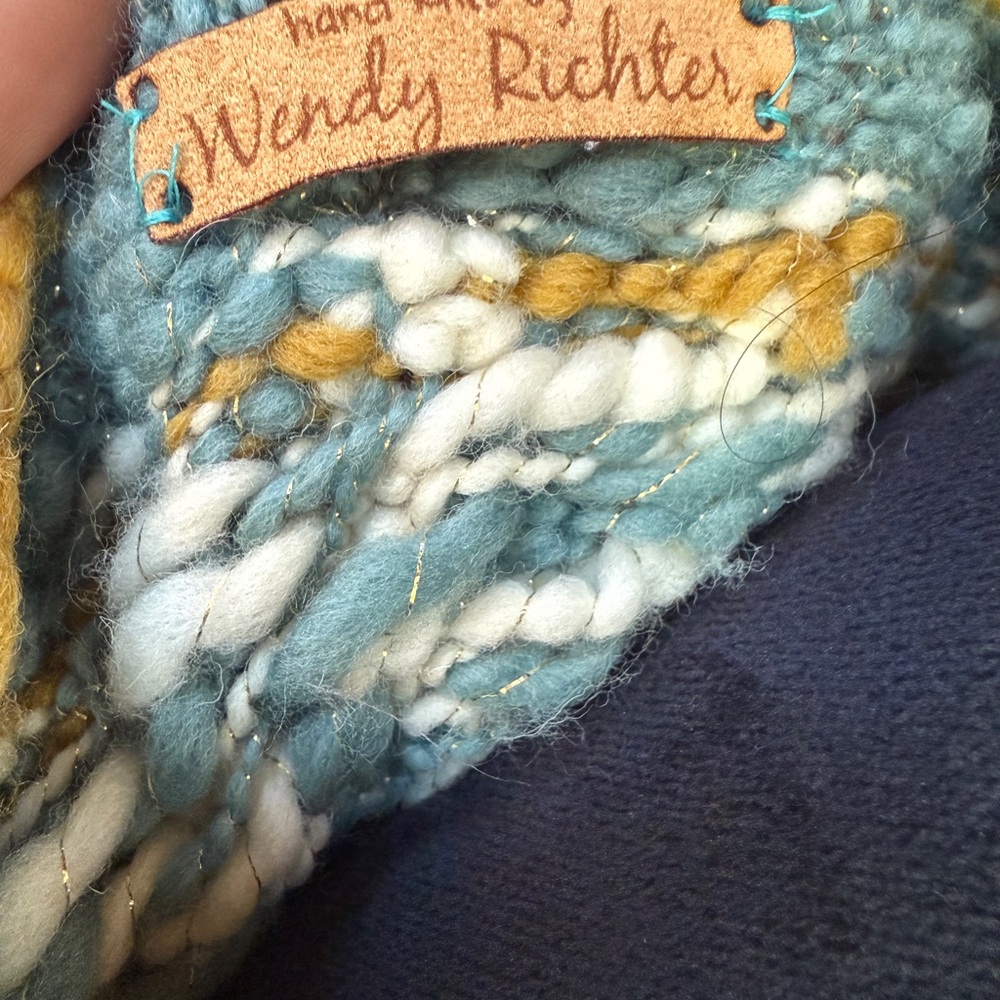 Handmade Chunky Wool Sweater - Picture 7 of 7